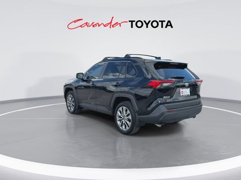 Certified 2022 Toyota RAV4 XLE Premium FWD image 6