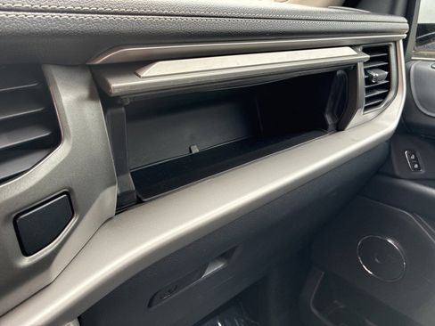 Used 2023 Ford Expedition XLT image 33