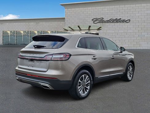 Used 2019 Lincoln Nautilus Select image 4