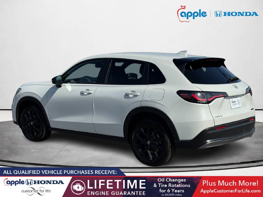 Used 2025 Honda HR-V Sport image 4