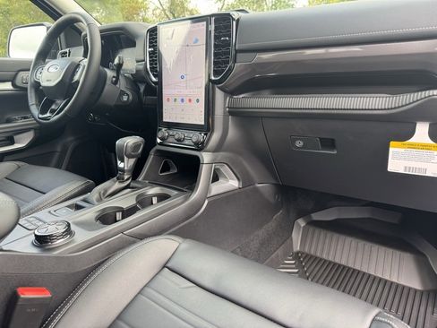 New 2025 Ford Ranger Lariat w/ Trailer Tow Package image 18