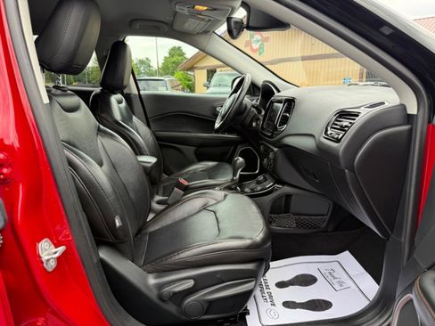 Used 2018 Jeep Compass Limited w/ Navigation Group image 11