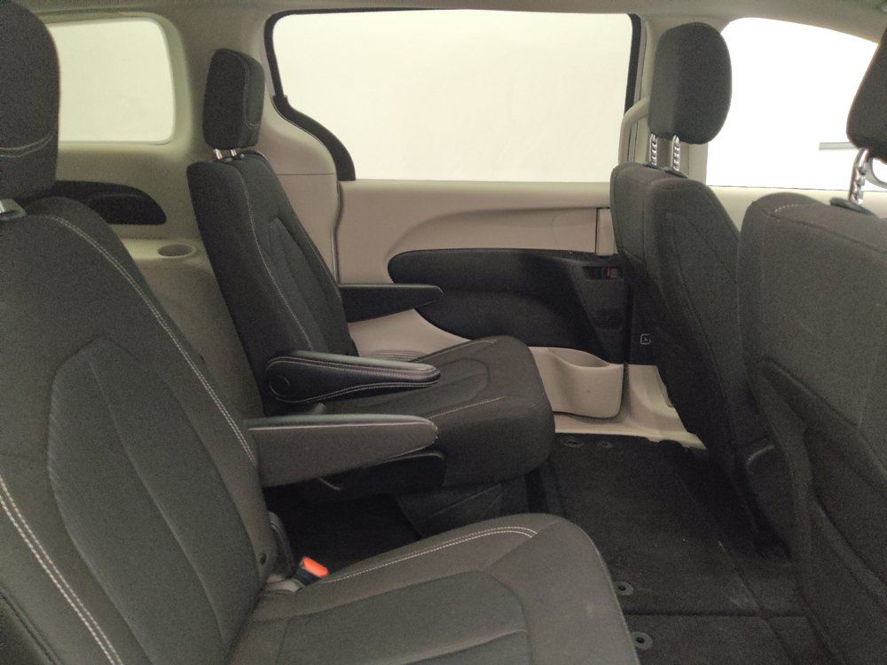 Used 2023 Chrysler Voyager LX FWD image 19