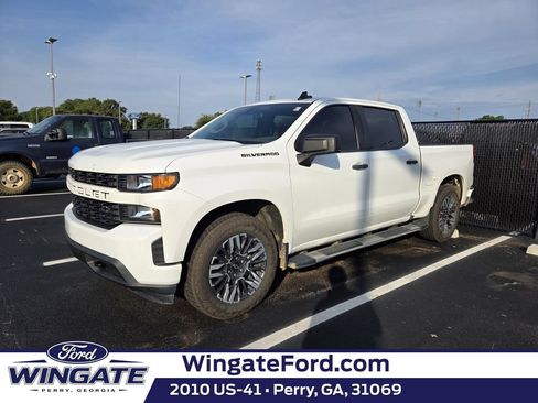 Used 2021 Chevrolet Silverado 1500 Custom w/ LPO, Blackout Package RWD image 1