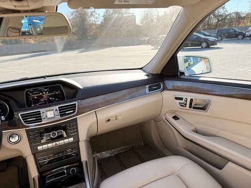 Used 2014 Mercedes-Benz E 350 4MATIC Sedan image 28