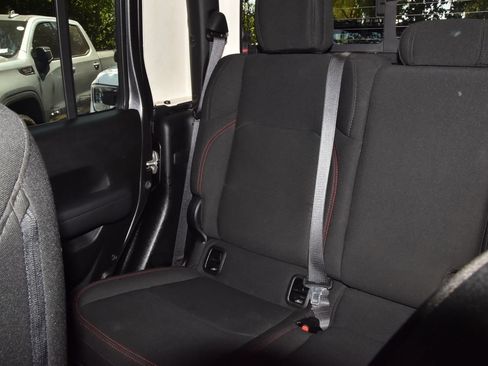 Used 2023 Jeep Gladiator Rubicon w/ Cold Weather Group AWD/4WD image 20
