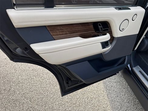 Used 2019 Land Rover Range Rover Long Wheelbase Supercharged image 21