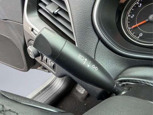 Used 2019 Jeep Cherokee Latitude Plus w/ Cold Weather Group image 29