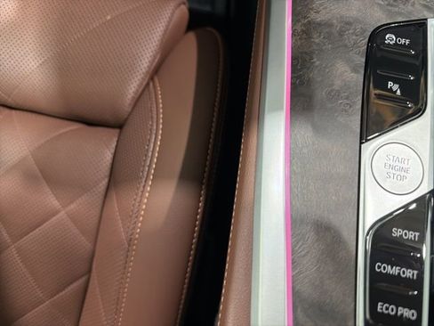 Certified 2024 BMW X5 xDrive40i w/ Premium Package image 38