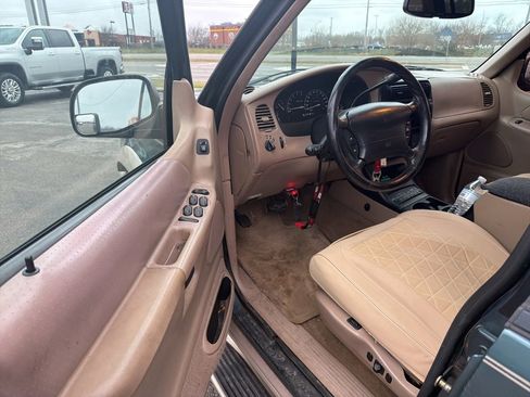 Used 1997 Ford Explorer XL image 8
