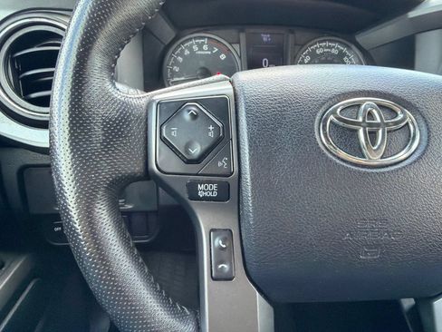 Used 2018 Toyota Tacoma TRD Off-Road AWD/4WD image 20
