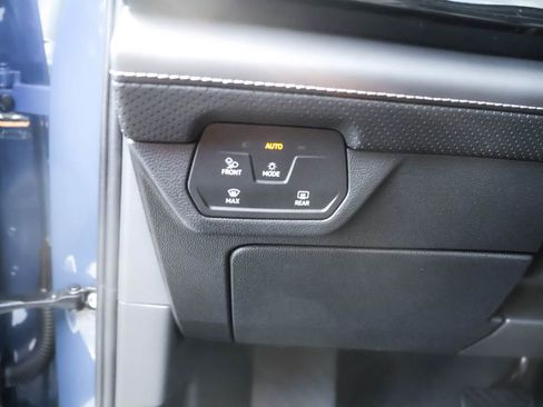 New 2026 Volkswagen Atlas Cross Sport SE image 21