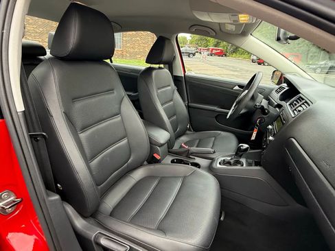 Used 2014 Volkswagen Jetta SE image 32