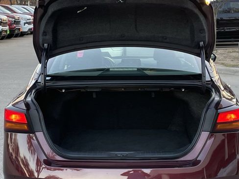 Used 2025 Nissan Altima 2.5 SV image 25