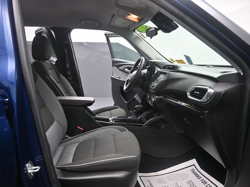 Used 2023 Chevrolet TrailBlazer LT AWD/4WD image 24