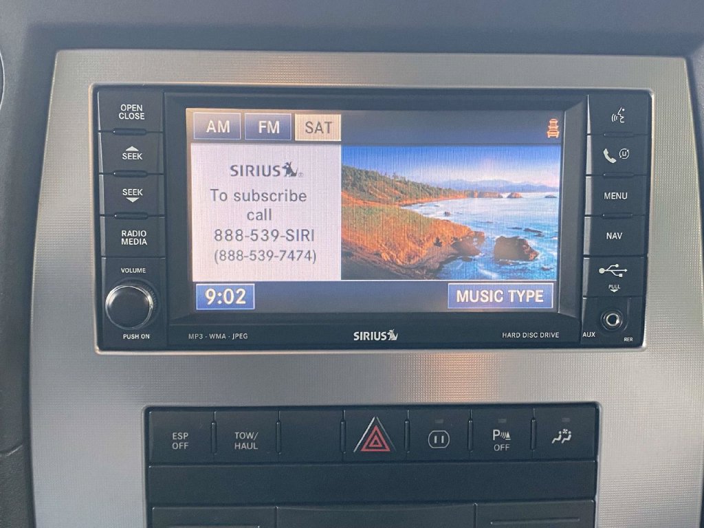 Used 2008 Jeep Commander Sport RWD image 27