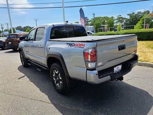 Used 2021 Toyota Tacoma TRD Off-Road w/ Technology Package AWD/4WD image 11