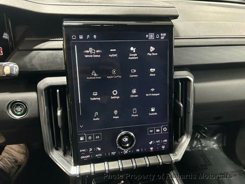 Used 2025 GMC Acadia Elevation w/ Elevation Premium Package image 17