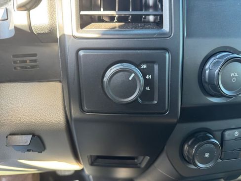 Used 2020 Ford F150 XL image 30