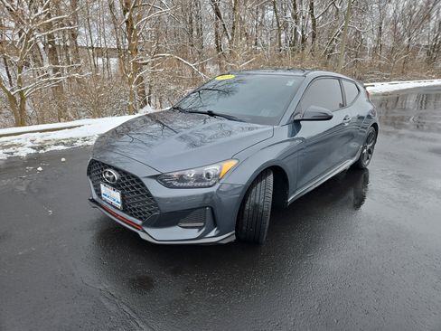 Used 2019 Hyundai Veloster Turbo R-Spec image 4