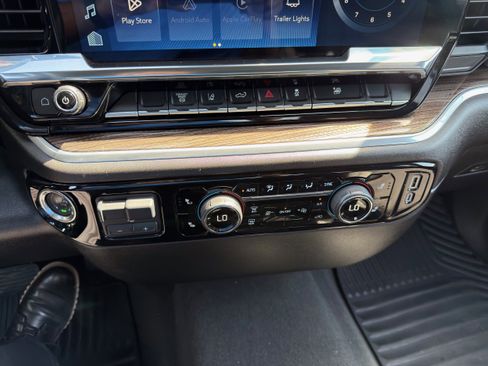 Used 2025 Chevrolet Silverado 2500 LT w/ Convenience Package image 33