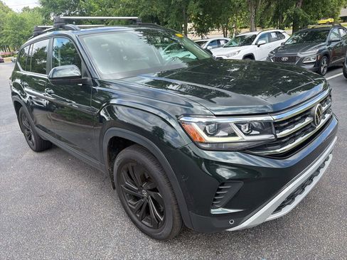 Used 2022 Volkswagen Atlas SE w/ Panoramic Sunroof Package FWD image 4