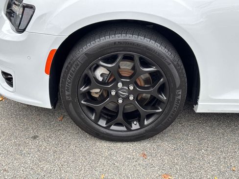 Used 2022 Chrysler 300 Touring L w/ Popular Equipment Group image 9