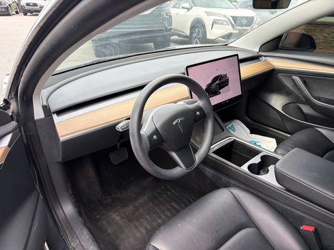 Used 2023 Tesla Model 3 Standard Range RWD image 3