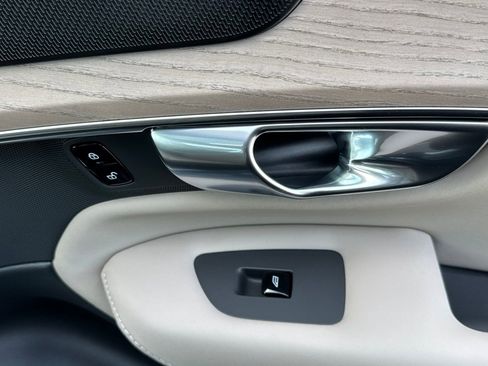 New 2026 Volvo XC90 T8 Ultra w/ Protection Package Premier image 19