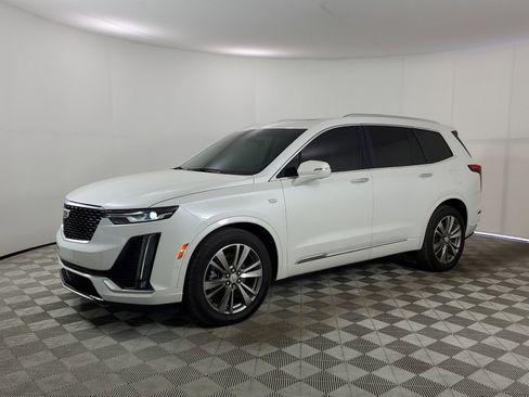 Used 2021 Cadillac XT6 Premium Luxury image 5