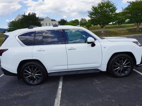 Used 2023 Lexus LX 600 F Sport w/ Accessory Package (Z1) AWD/4WD image 20