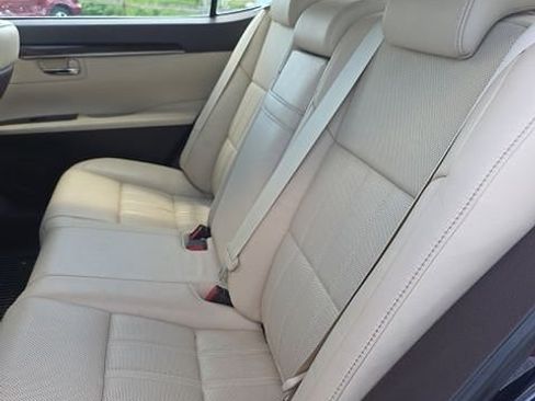 Used 2018 Lexus ES 350 w/ Luxury Package w/Wood Trim FWD image 6