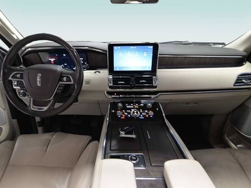 Used 2021 Lincoln Navigator Reserve w/ Luxury Package image 13