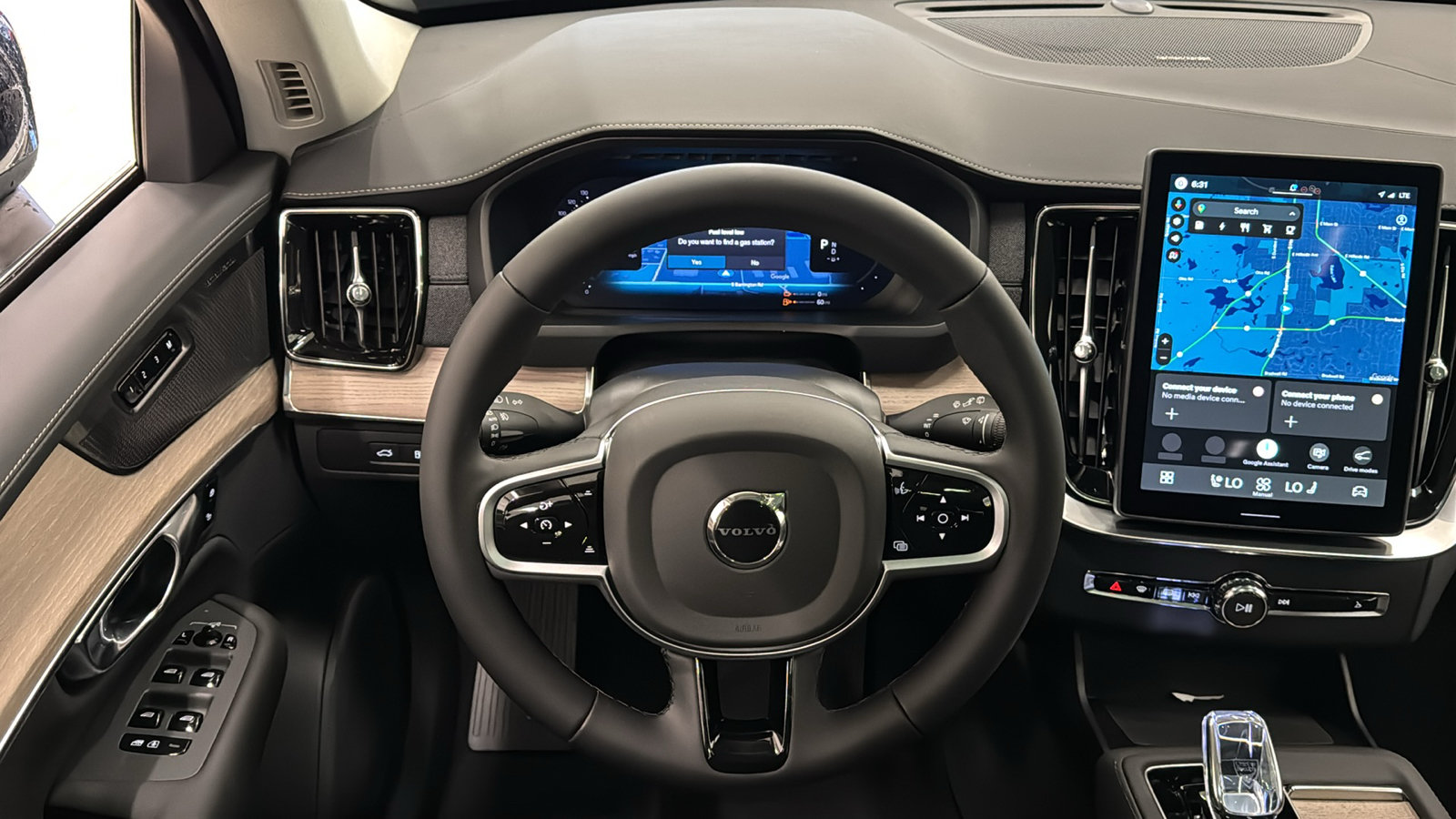 New 2026 Volvo XC90 T8 Plus w/ Protection Package Premier AWD/4WD image 12