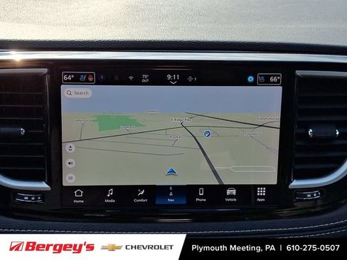 Used 2025 Chrysler Pacifica Limited FWD image 21