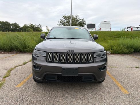 Used 2021 Jeep Grand Cherokee Laredo X AWD/4WD image 2