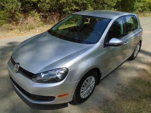 Used 2014 Volkswagen Golf 4-Door image 1
