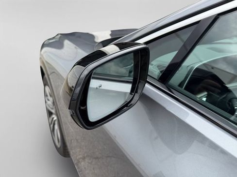Used 2023 Cadillac Lyriq AWD image 10