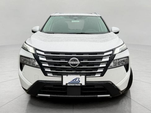 Used 2025 Nissan Rogue Platinum image 4