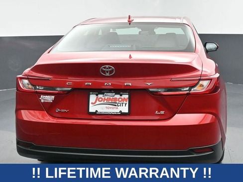 Used 2025 Toyota Camry LE image 10