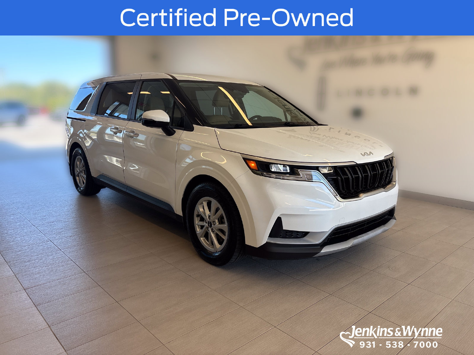 Used 2024 Kia Carnival LX FWD image 1