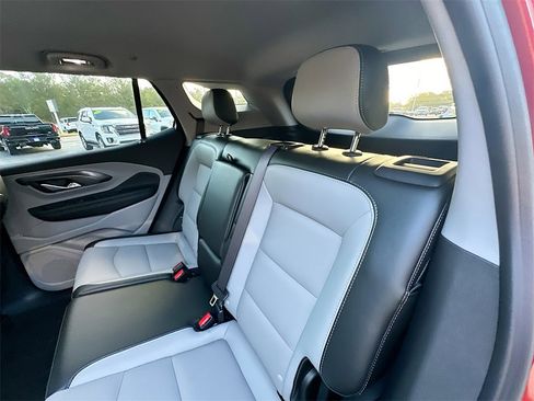 New 2024 GMC Terrain SLT w/ Tech Package image 4