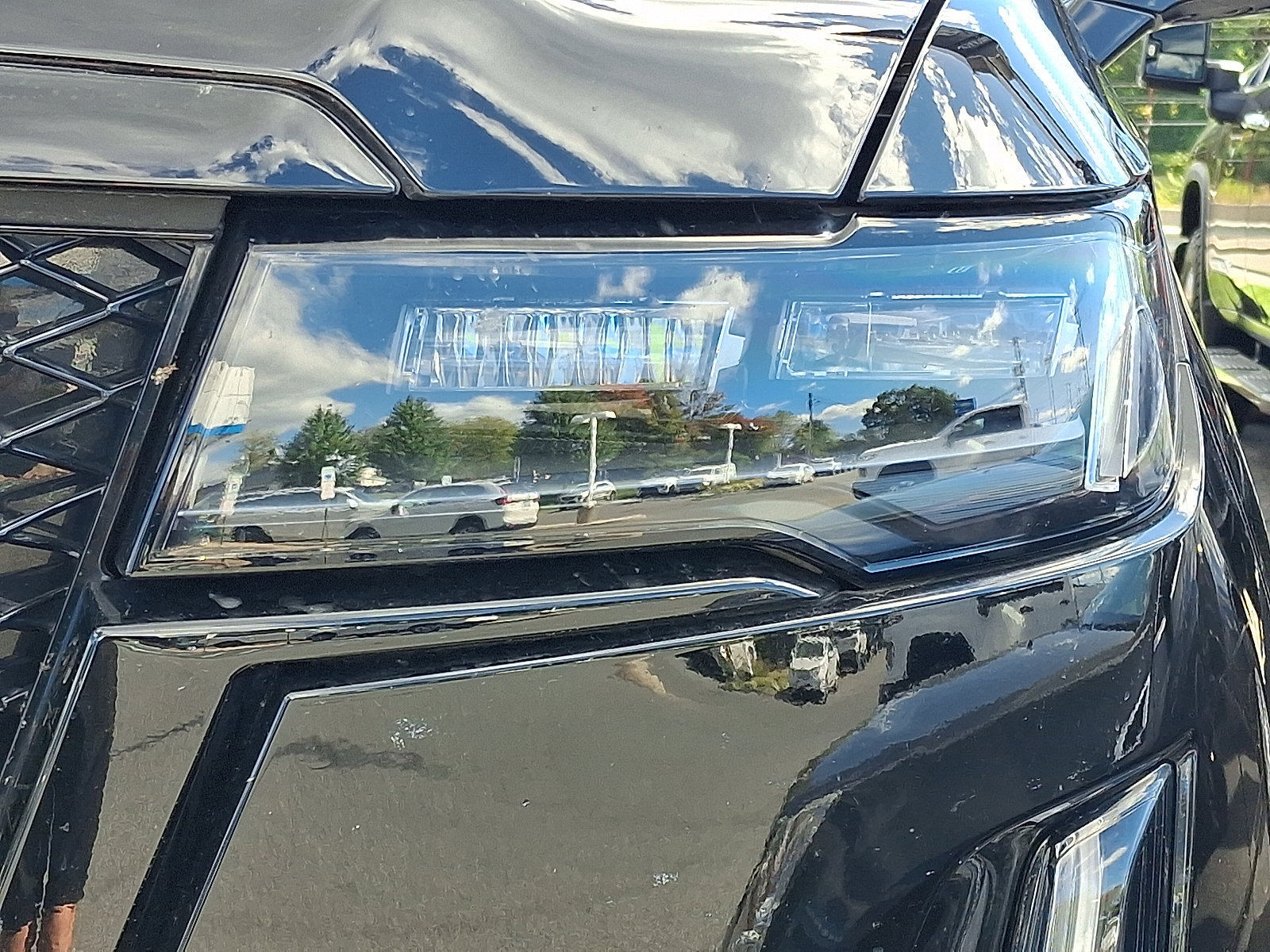 Used 2023 Cadillac Escalade Sport Platinum w/ LPO, ONYX Package AWD/4WD image 8