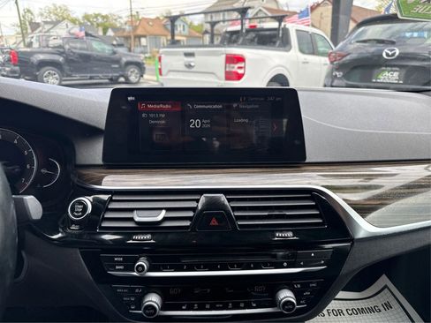 Used 2018 BMW 530i xDrive w/ Premium Package AWD/4WD image 14