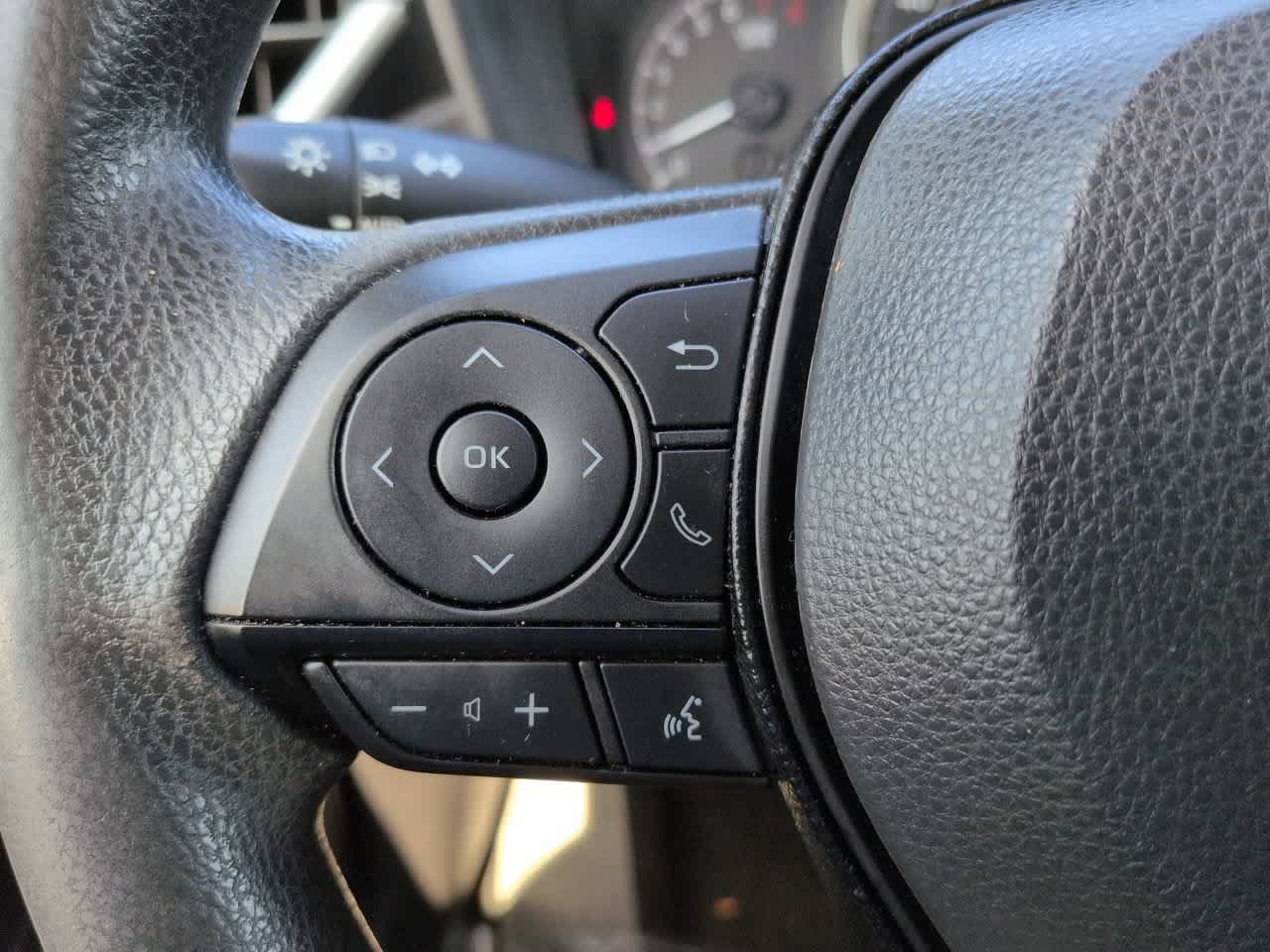 Used 2021 Toyota Corolla LE FWD image 22