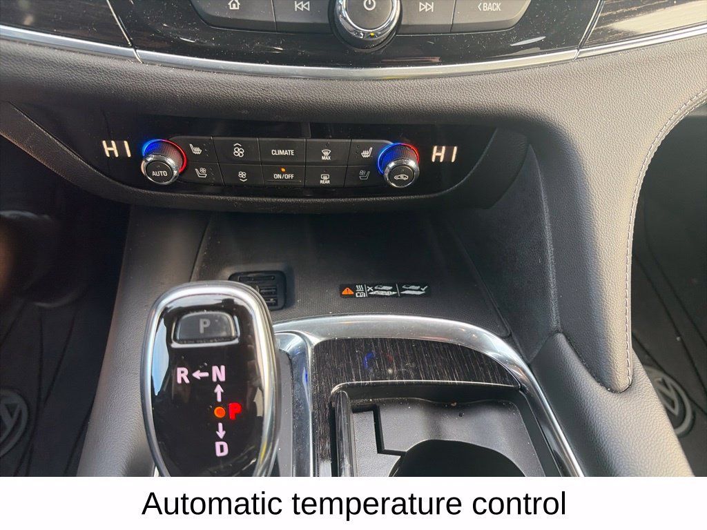 Used 2021 Buick Enclave Avenir w/ Avenir Technology Package AWD/4WD image 23