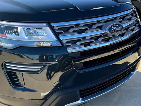 Used 2019 Ford Explorer XLT image 28