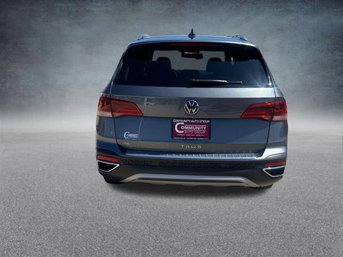 Used 2022 Volkswagen Taos SE image 4