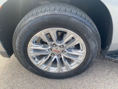 Certified 2024 GMC Yukon XL SLT w/ SLT Luxury Package image 13