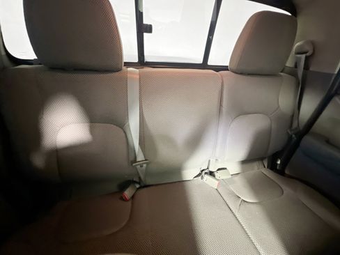 Used 2017 Nissan Frontier SV image 32